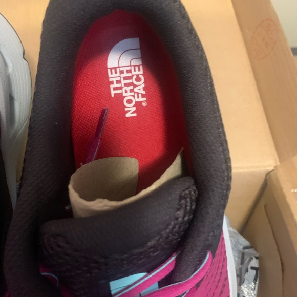 COPY - NWT THE NORTH FACE Women's Ampezzo Trail Running Shoes Sz 8.5 - Picture 7 of 13